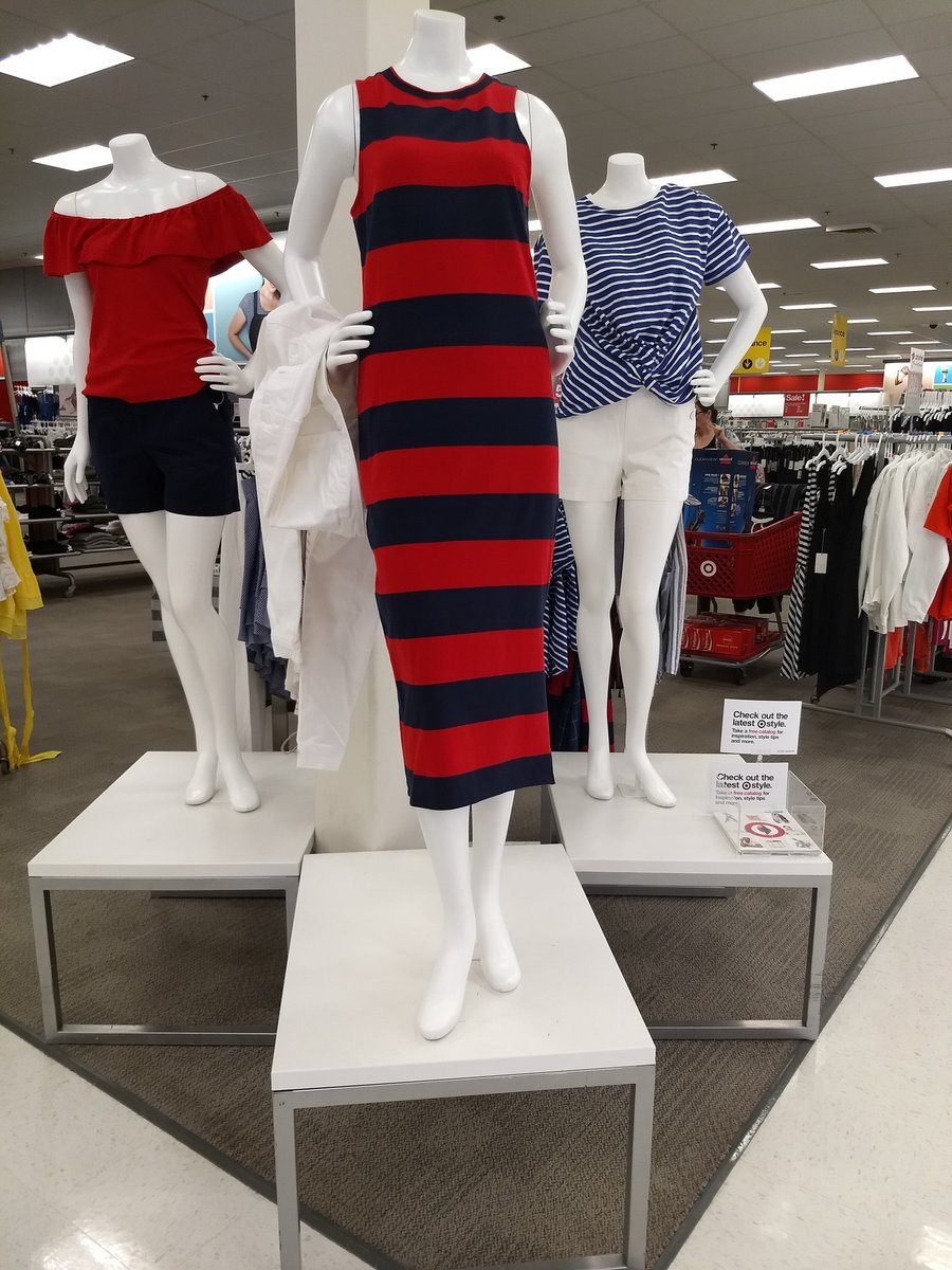 VmLaura13's tweet photo. Keeping it festive and folded for memorial day here @t0820!  @JenieBrisson @Howard_JoshT @MBCurry22 @CHead820 https://t.co/kS88uTwx7K