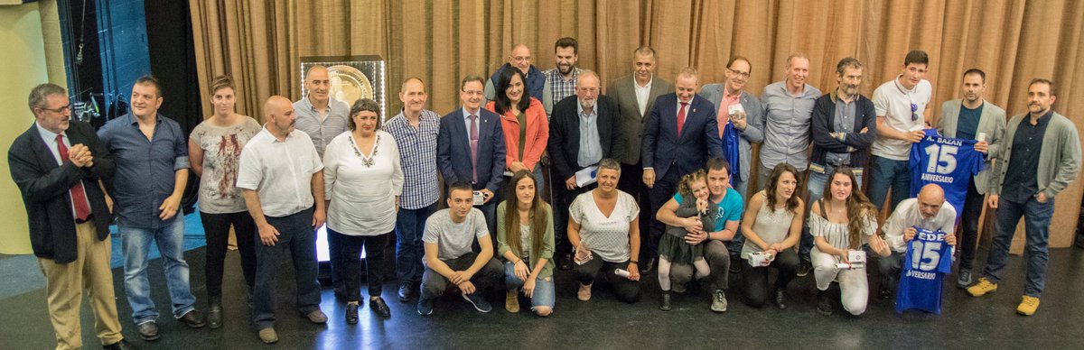 GALERÍA DE IMÁGENES DE LA ENTREGA DE GALARDONES DE LA <a href="/FNBalonmano/">Federación Navarra de Balonmano</a> EN NUESTRO FACEBOOK
➡️ facebook.com/FNBalonmano/po… ⬅️
📸 David Azcona