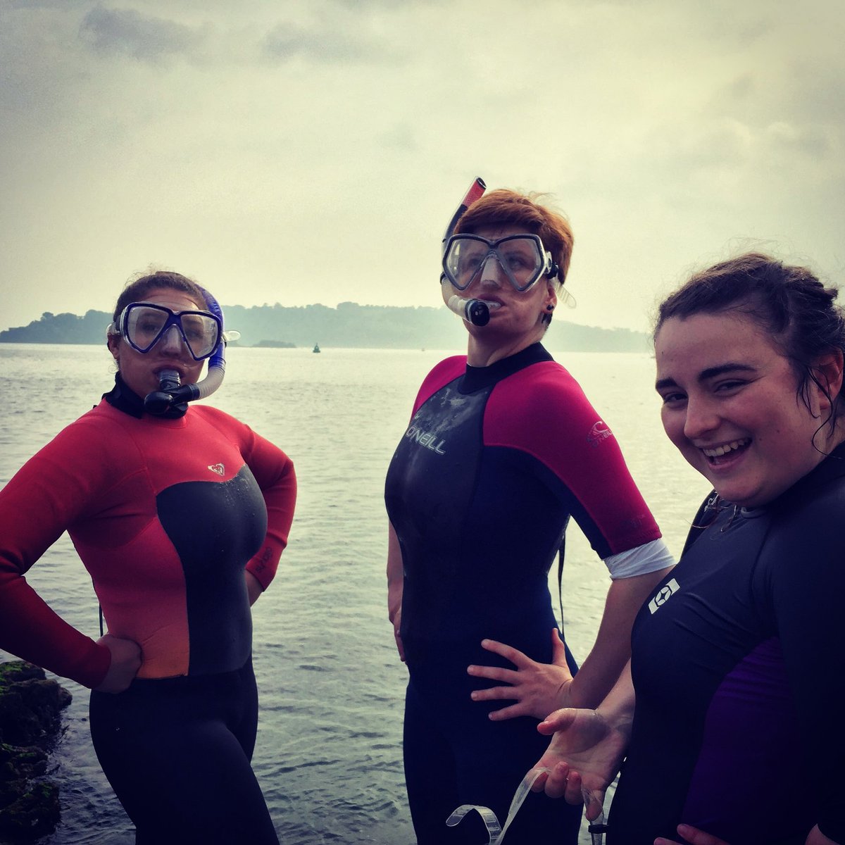 Snorkelling off the Hoe this evening 😁 saw lots of tiny fish and jellyfish 🐟🐟