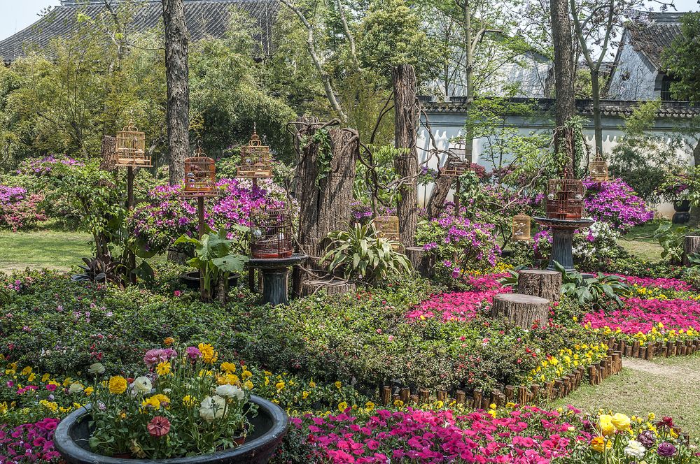 The basic form of Chinese #landscapearchitecture is not nearly as well defined or as well-known as the Japanese form is. There are however, some similarities and many very specific #design icons that will reflect the #Chinese culture. buff.ly/2GvyT9u