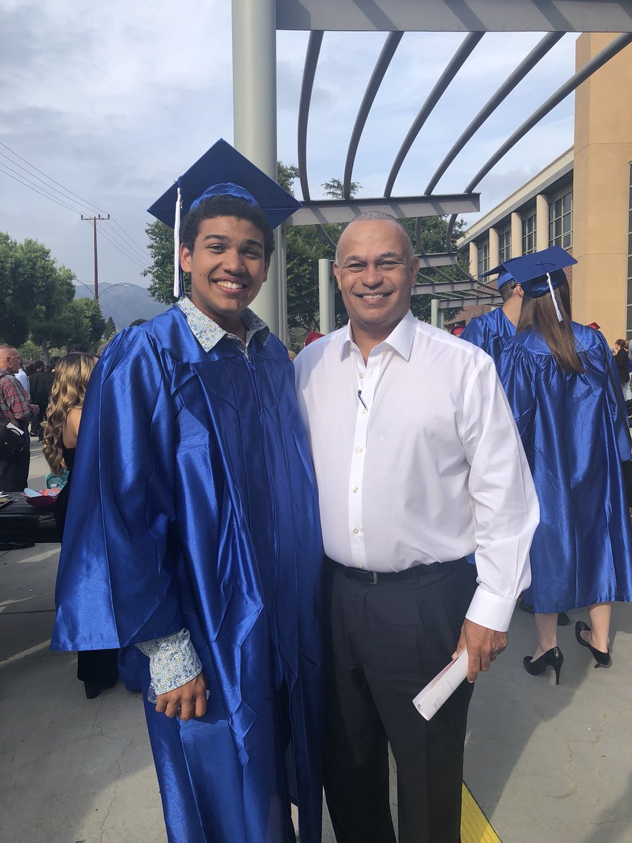 BHSvocals's tweet photo. Wishing our graduates a wonderful day... We are incredibly proud of your accomplishments and look forward to receiving updates ❤️💙‼️ #senduspictures #PROUD #HAPPY #graduation 🎓 #CLASSOF2018 https://t.co/ERXhWndfTX