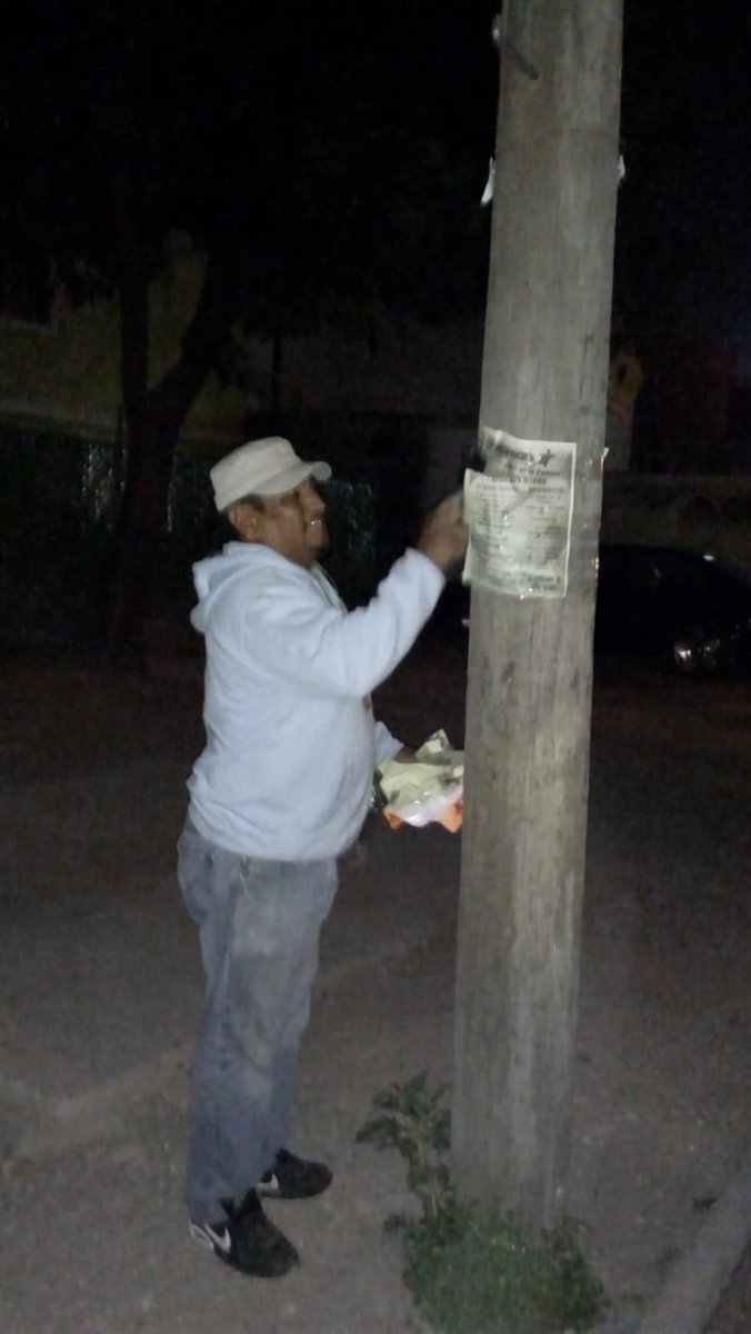 ImagenSLP's tweet photo. La publicidad no regulada es un elemento que irrumpe la estética de nuestras calles, y al no estar adecuada al contexto urbanístico ésta contamina visualmente el entorno, es por eso que se hace el retiro de este tipo de medios de difusión no autorizado. https://t.co/zWvwbUi3Wz