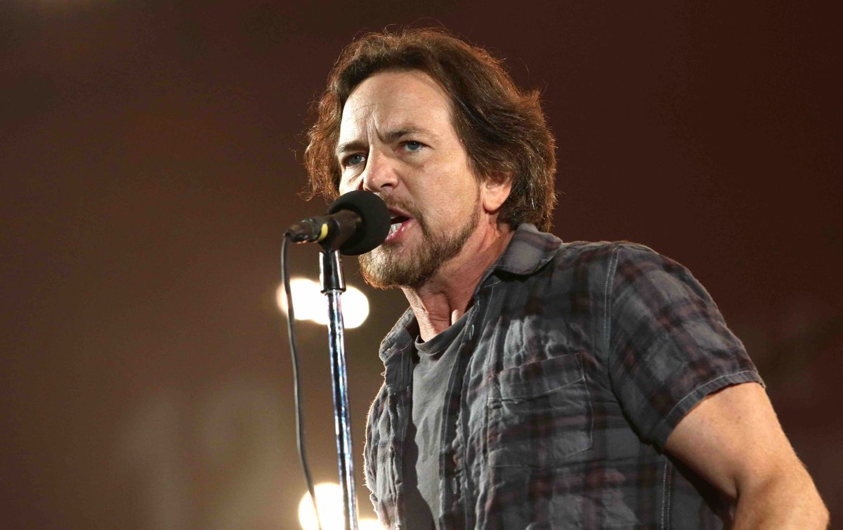 AltNationNet's tweet photo. Eddie Vedder Photographed In Studio, New Project Revealed https://t.co/9VGjeClxMp https://t.co/1a4Wi60JKC