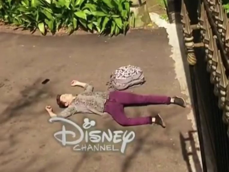 _ruggueromivida's tweet photo. CUANDO TE DICEN QUE EL PISO ES: @_ruggero 😂❤❤
Y LAS  RUGGERISTAS TIPO: https://t.co/tfw05tRxvt