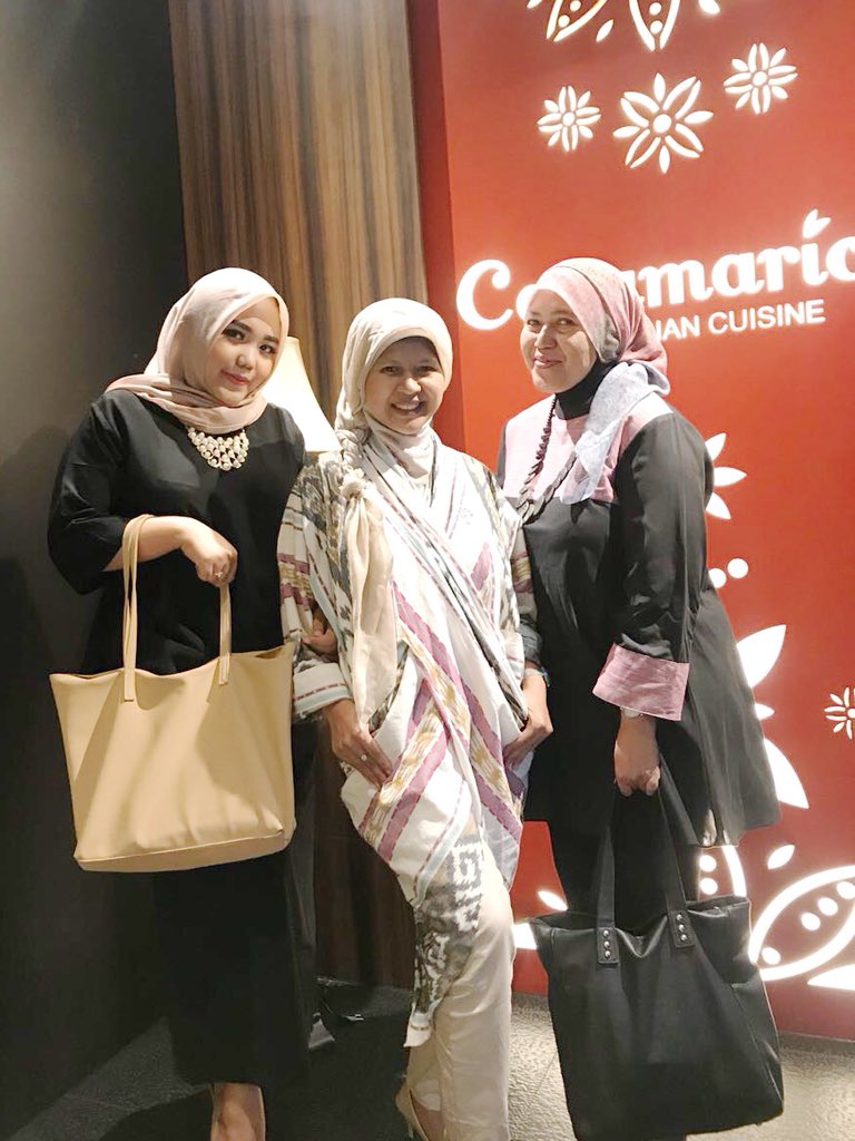 Iprahumas's tweet photo. Menghadiri syukuran 3th @PR_Indonesia di Menara Prima.
.
Terus merekatkan insan PR Indonesia, semoga jaya selalu @asmonowikan dan rekanz.
.
Dan, bikin bangga krn di buku Om:Telolet, ada tulisan dari Siko DS Wiyanto, pranata humas ๐ฎ๐ฉ@KemenkeuRI
.
#HumasTuhGitu https://t.co/w6zXdYbND7