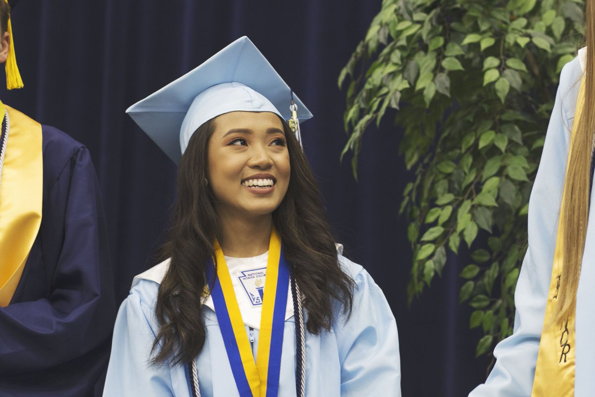 PMHSStuVo's tweet photo. All smiles from the @PMHSco2018 tonight. 
"...the youth of today will not be silent; they not only understand the power of a dream but also how to use it." The world is yours. Use your dreams to make it better. https://t.co/oKiUqyJoXT