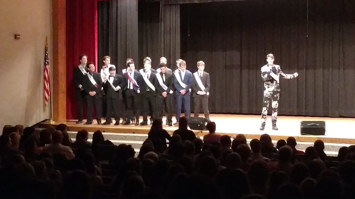 MaxeymizedLaker's tweet photo. More highlights from tonight's Mr. VHS @Valpo_Schools @ValpoHS411 https://t.co/hOwQE2zKg8