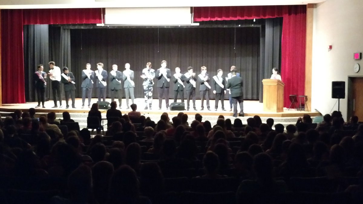 MaxeymizedLaker's tweet photo. More highlights from tonight's Mr. VHS @Valpo_Schools @ValpoHS411 https://t.co/hOwQE2zKg8