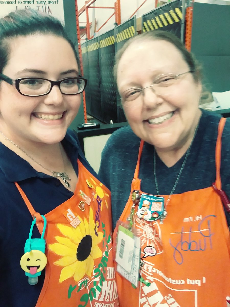 ShelbyRiesbeck's tweet photo. I absolutely love my night crew if it wasnt for you guys tonight it would have been major chaos @HomeDepotWest @AlexanderCory1 @coryalexander15 @gvinnieb shaylin puddy and teresa! I love you guys!!! https://t.co/6JgD1OIQdr