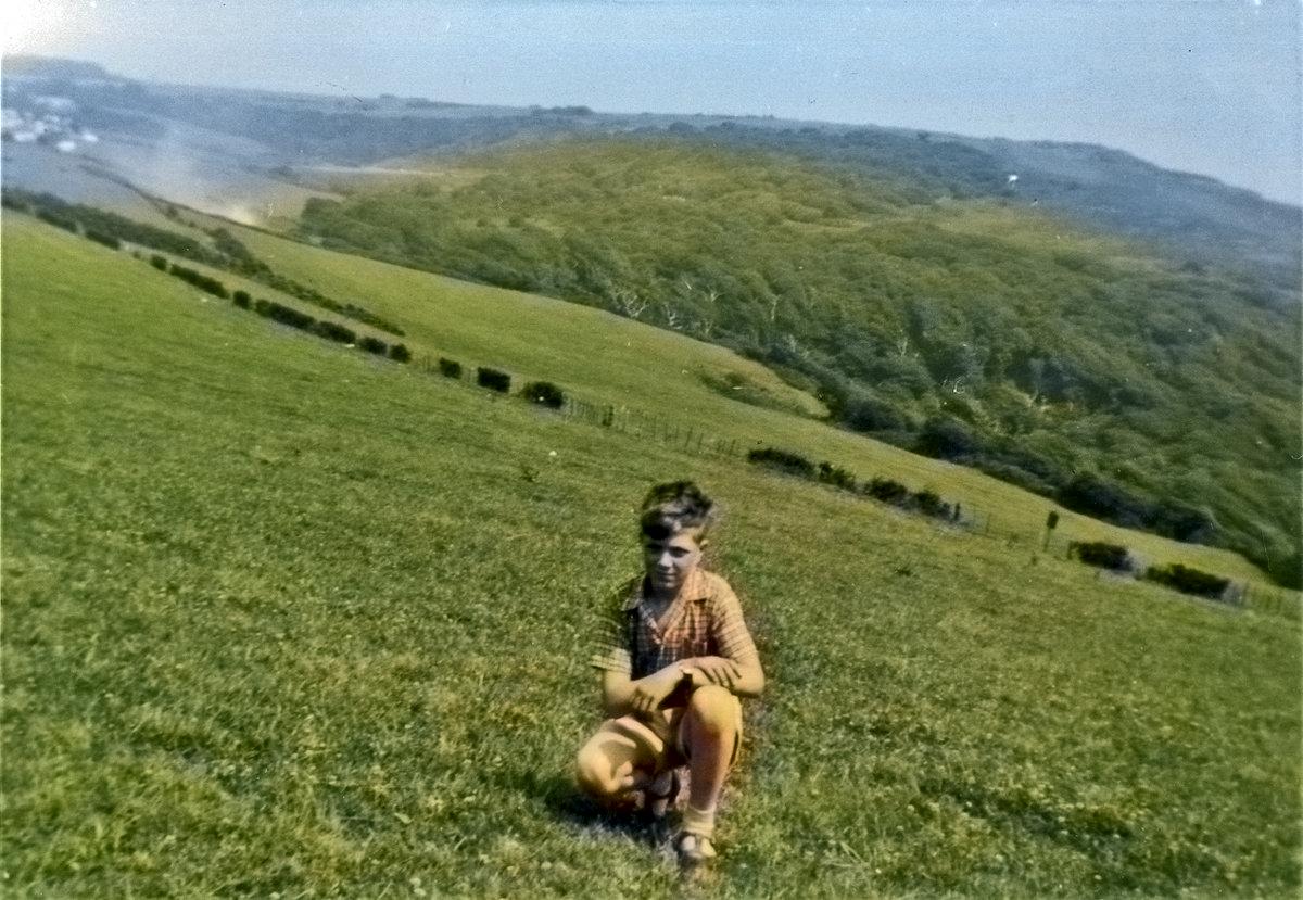 <a href="/gavinworby/">gavin</a> We just colourised your image in 7.6 seconds. Find out how: goo.gl/cSK4Xu