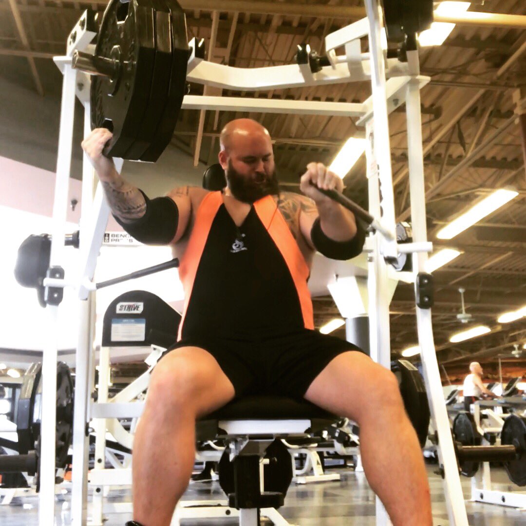 jonjackson's tweet photo. 🦍That chest pump. #fridaymotivation “Your body can stand almost anything. It’s your mind that you have to convince.” 
Your set... https://t.co/eLAJZL6VnO