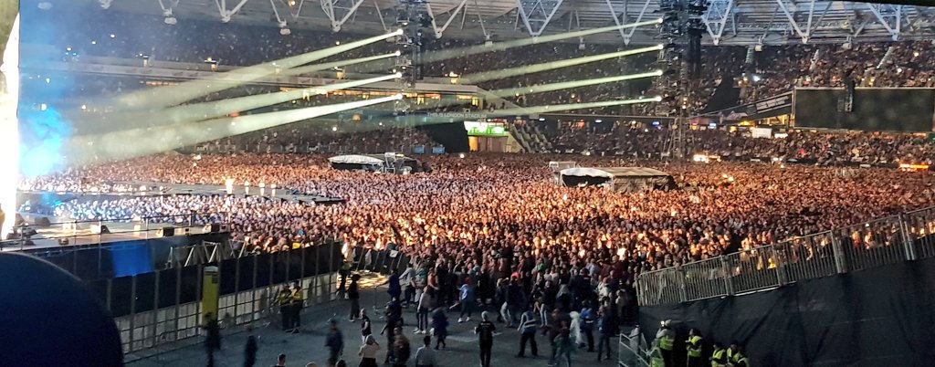 GordonDonald82's tweet photo. 74 and still doing the damn thing. Hats off to Hall of Famers #StonesNoFilter https://t.co/8yRzKvKJqN