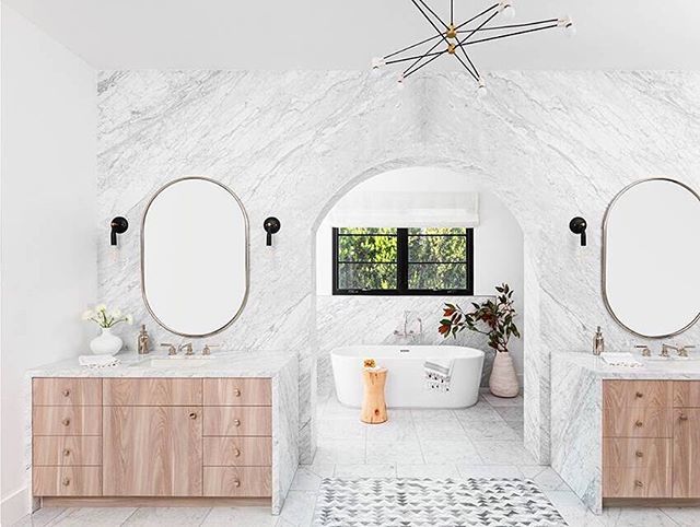 NicollsDesign's tweet photo. • A slow start to the 3-Day weekend is just what we needed • #🛁
Image via @studiolifestyle_
.
.
.
.
.
.
#design #home #interior #homedesign #homestyle #coronado #sandiego #interiordecoration #homeinspiration #dreambathroom #interiorstruly #homereno #… https://t.co/LhAwBai9zb https://t.co/6XQYTVIiyM