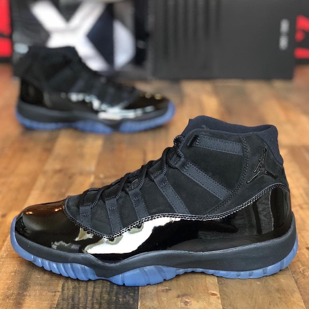 11s cap and gown