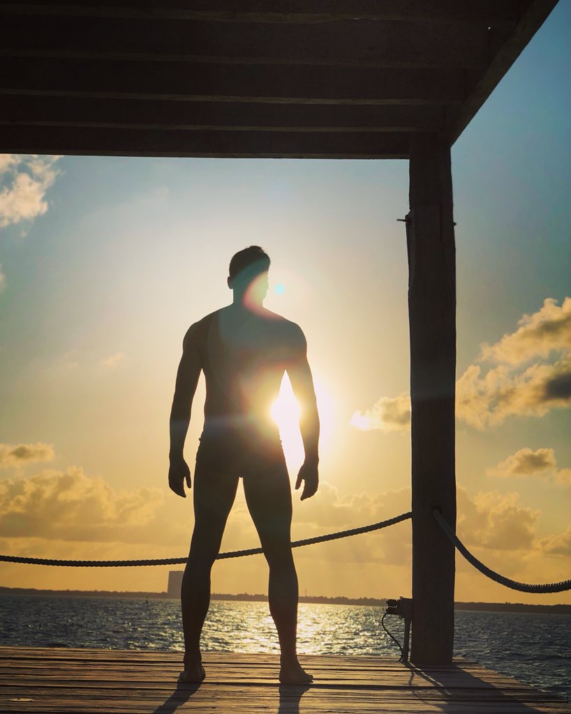 _CarlosRivera's tweet photo. ¿Qué pasa si se va la vida? ¿O tal vez solo un recuerdo es? https://t.co/JUEDWnpffX