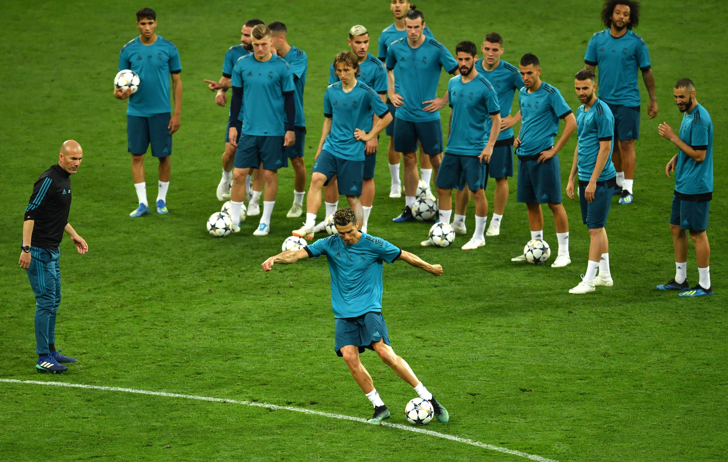 Managing Madrid X Real Madrid vs Liverpool 2018 Champions League Final Predicted Lineups Team News https t VVGnf0vW9H https t 21yzpyesFX X