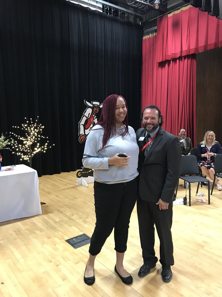 fabenavides's tweet image. Principal’s Choice Awards - Class of 2021 #9GC Awards Ceremony #TexansKeepItREAL 🎓🎓