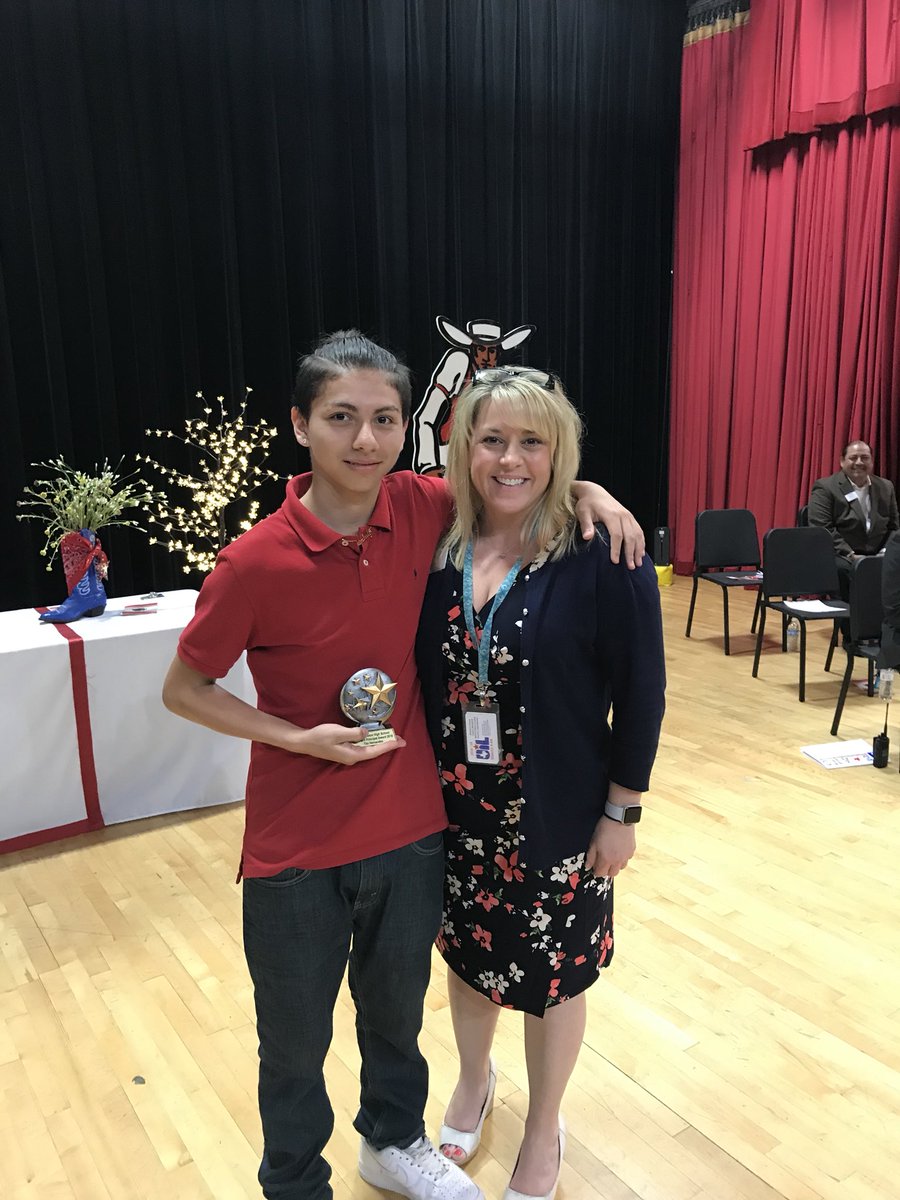 fabenavides's tweet image. Principal’s Choice Awards - Class of 2021 #9GC Awards Ceremony #TexansKeepItREAL 🎓🎓