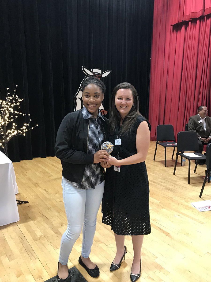 fabenavides's tweet image. Principal’s Choice Awards - Class of 2021 @SamHoustonHS #9GC Awards Ceremony #TexansKeepItREAL 🎓🎓