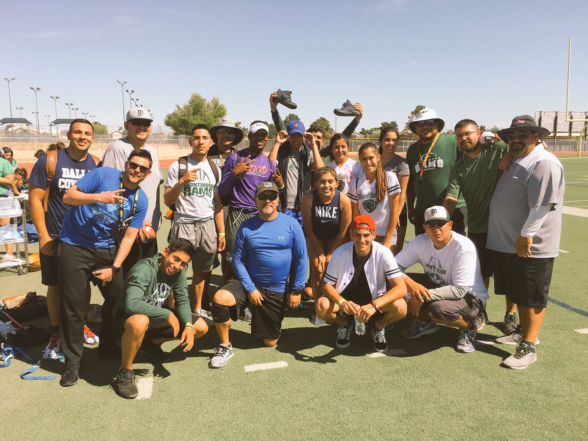AnaPlayer_MHS's tweet photo. Last Pep Rally of the Year @MontwoodHS...FUN TIMES! @_MHSSTUCO #SpashZone π¦ https://t.co/XOfRtN9Mst