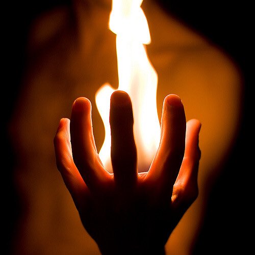 Write2Fite's tweet photo. @AndyRocheMillet You~a beacon of light
Coaxing me out of the darkness
Believing in me to let go
& with loving support,
May I let down my guard
In standing next to your glow~
Daring to let my fire within~finally write~
Daring to let my fire within~finally
write~
#mpy
#write2fite
#AspenBrave
#TY https://t.co/sISxB5x454