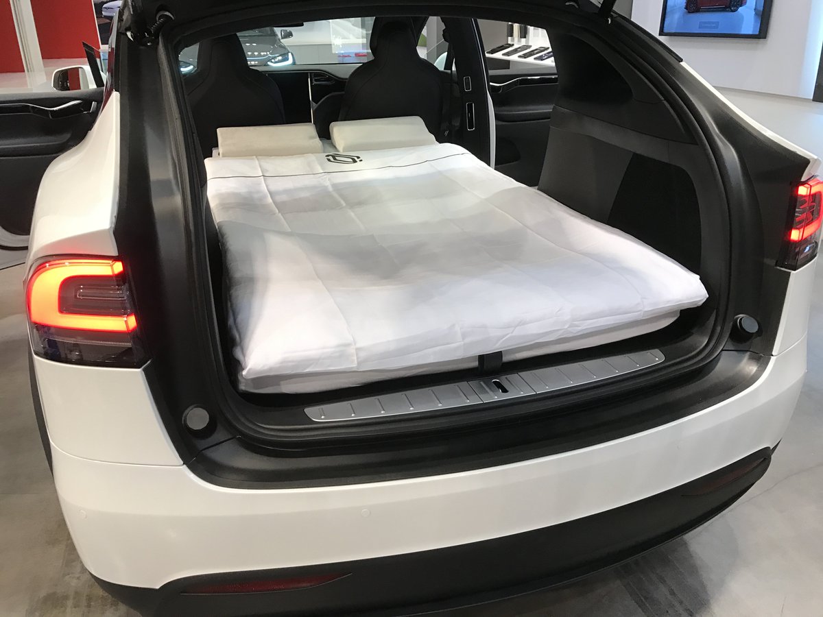 afgewerkt Afkorten pomp DreamCase on Twitter: "@tslajms @elonmusk @Tesla It also has a suitcase  sized twin bed option. Make road trips even more epic taking camping to the  next level. #campermode https://t.co/t7kmMErTvt https://t.co/X7Auwj90ox" /  Twitter