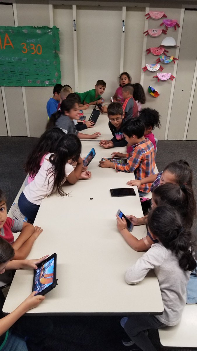 KemptonESS's tweet image. Video Game Day! A kid's choice favorite!  #ESSRocks #kemptoness 🎮🕹🏎🏍