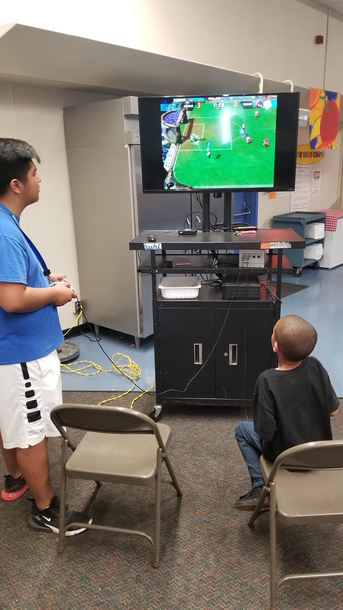 KemptonESS's tweet image. Video Game Day! A kid's choice favorite!  #ESSRocks #kemptoness 🎮🕹🏎🏍