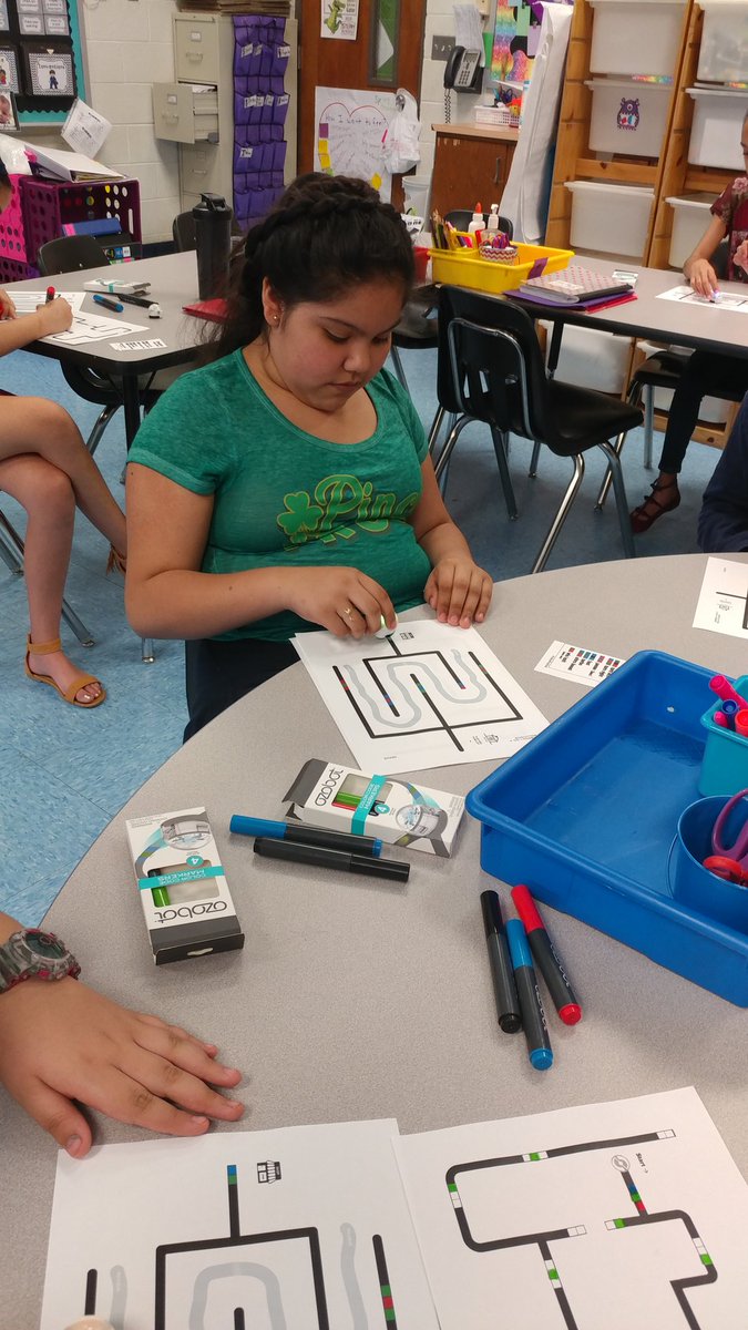 DominguezPostAP's tweet photo. Wow! What an eventful STEAM Friday! #vgnaturetrail #ozobots #duckswim #teqpresentation #vailsgatesteam #somanyexperiencesin1day https://t.co/qQsEQw2T2L