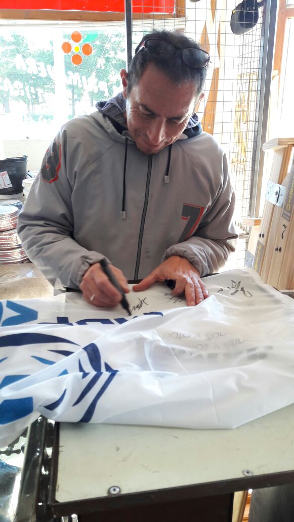 #UNSUEÑOMUNDIALISTA en los barrios de la #MarDelPlata Gracias <a href="/CAFAMARMDQ/">CAFAMAR Ferreteros</a> por esta campaña para TRANSITAR JUNTOS el camino al Mundial de Fútbol 2030 Acercate a #tuferreteriadeconfianza y firmá la bandera <a href="/GuilleVolponi/">Guillermo Volponi</a> <a href="/marcelopasetti/">Marcelo Pasetti</a> <a href="/VitoMundial/">Vito Amalfitano MdP</a> <a href="/jaicega/">Juan Aicega</a> <a href="/deAndreis/">Fernando de Andreis</a> <a href="/matiasfrati/">Matias Frati</a>