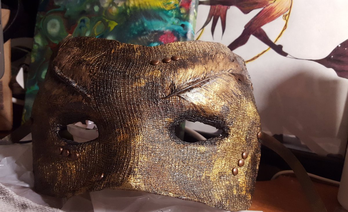 Malissa_Longo's tweet photo. New mask in the works. #stilldrying #WorkinProgress #WalkingArtByMalissa https://t.co/0fPQErJOqw