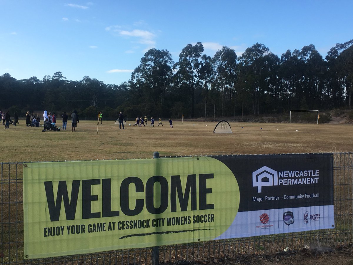 whitey10s's tweet photo. Great start to #silentsaturday at #CessnockCityWomensSoccer
Their little Stingers and @LochinvarFC 6/7yrs Girls loved the game! So much football, fun and friendship on show.
#hvfa #communityfootball #femalefootball #aldiminiroos #newcastlepermanent @NNSWF https://t.co/0Ithg09WEn