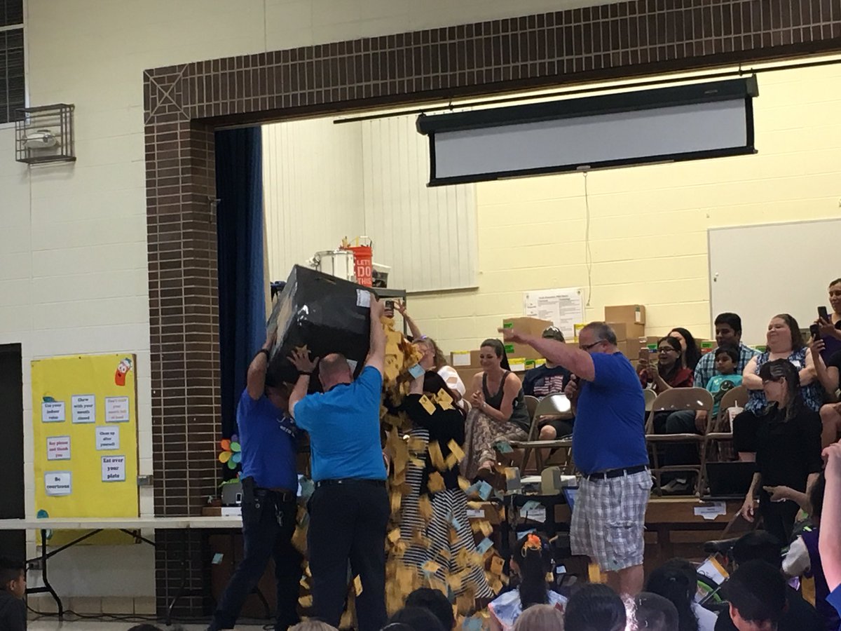 And just like that, another school year had come and gone. Goals have been met,  memories made, and most importantly - friendships made! Thanks, North for a memorable year. #d45Learn4life <a href="/D45North/">North School</a> <a href="/MrHugelier/">Anthony Hugelier</a> <a href="/MissCarlyOBrien/">Carly O'Brien</a> @MissJoebgen <a href="/Fleinweber45/">Fred Leinweber</a>