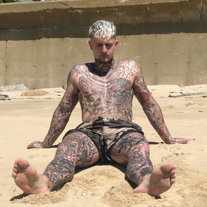 Watch Tattooed knitter's leaked NSFW photo on TwXstars