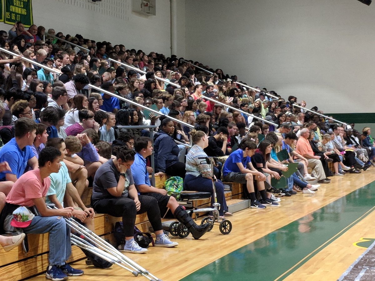 CoachTBlackwell's tweet photo. @FCSchoolsNC @FranklinCoNews @BHSAdmi23592776 @BunnWCP Congratulations to the Bunn High Class of 2018 as they celebrated their Awards day today. You are one step closer to closing the high school chapter of you life and opening the next one.
#CantHideThatWildcatPride
#BHS2018 https://t.co/2QSkDn3YXq