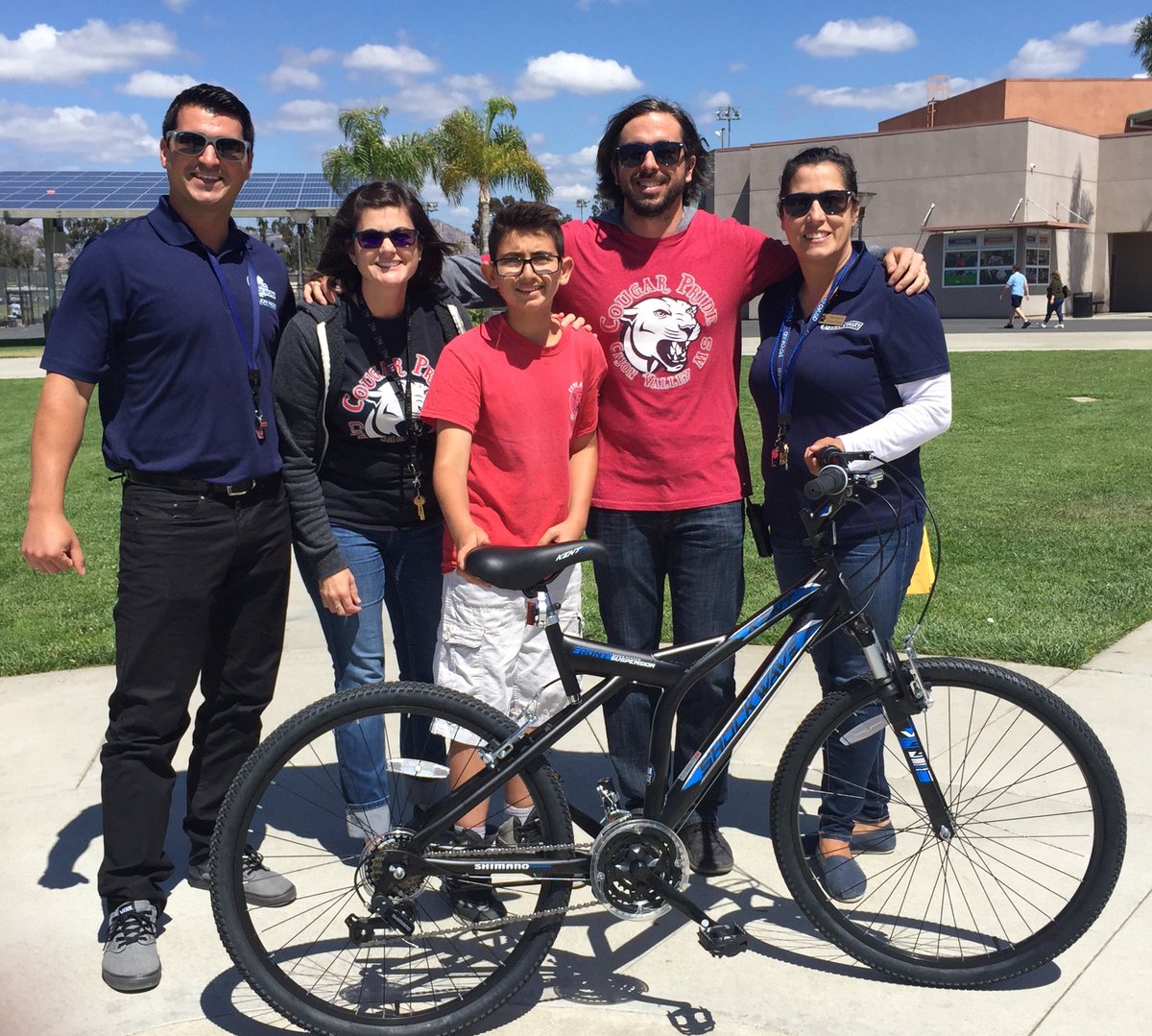 CajonValleyMS's tweet photo. Winner of our 2018 Bike Raffle! Thank you @CityofElCajon for your generous gift. #BikeToWorkDay2018 continues! #CVMScougars #CVMScougarPRIDE https://t.co/zb3WrGamnw