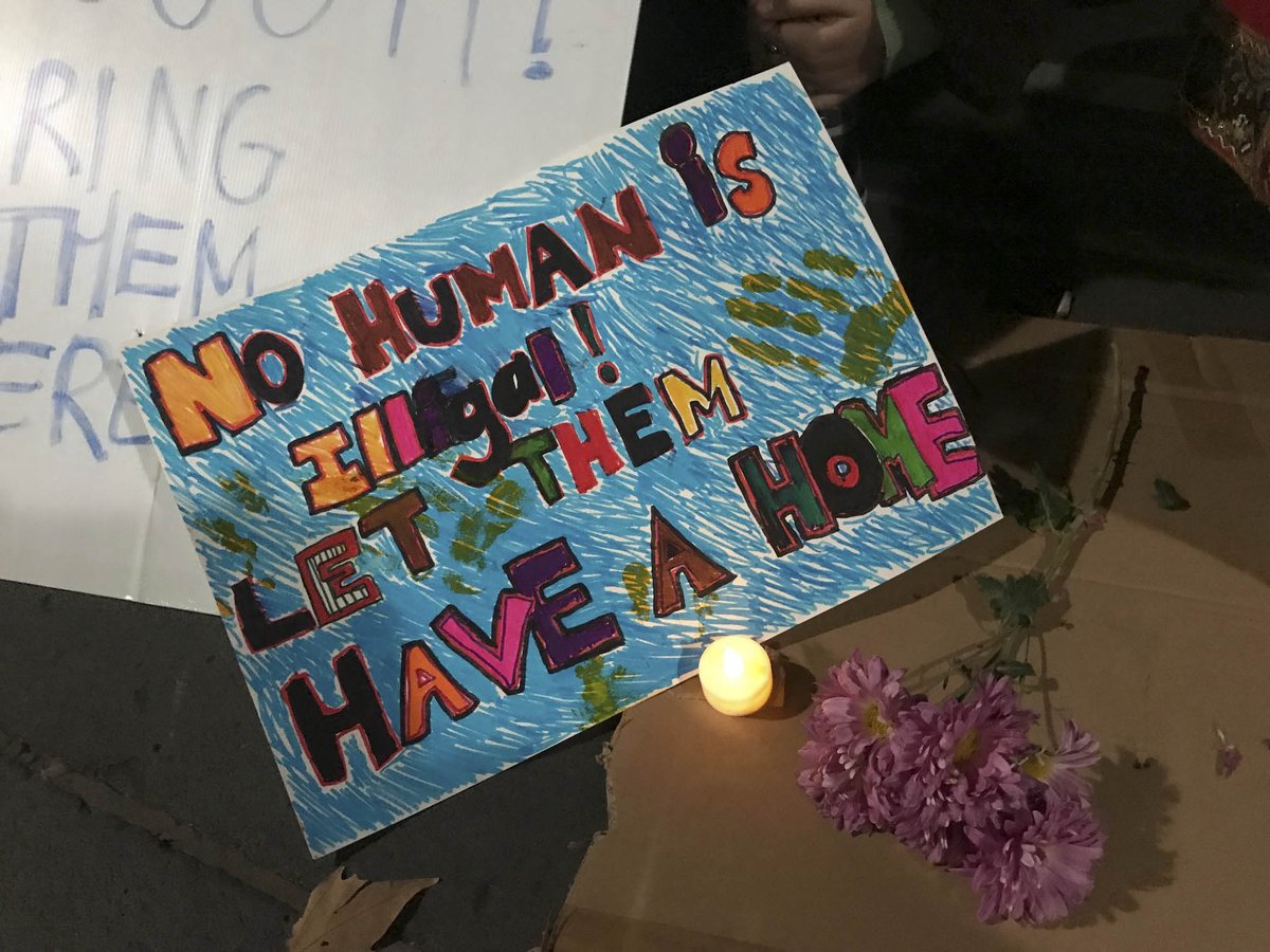 DumpDutton's tweet photo. It is a human right to seek asylum - by any means.
Asylum seekers are not illegal, even if they come by boat.
We should not kill people by medical neglect or indefinite detention for coming by boat.
Many of our ancestors came by boat.
#BringThemHere
#SackDutton
#DitchDutton https://t.co/z0VOVyj2Do