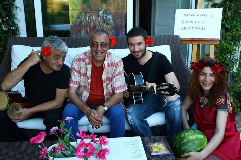 Günler geçer, dünler geçmez. Sen bizim kalbimizde yaşayansın. Mekanın cennetin en güzel köşesi olsun. En güzel albümleri sen yaptın, en güzel klipleri, fotoğrafları sen çektin, en güzel konserleri sen yaptın. Sonsuza kadar minnettarız. Huzurla uyu.🙏
❤️❤️❣️❣️ #AkşitTogay