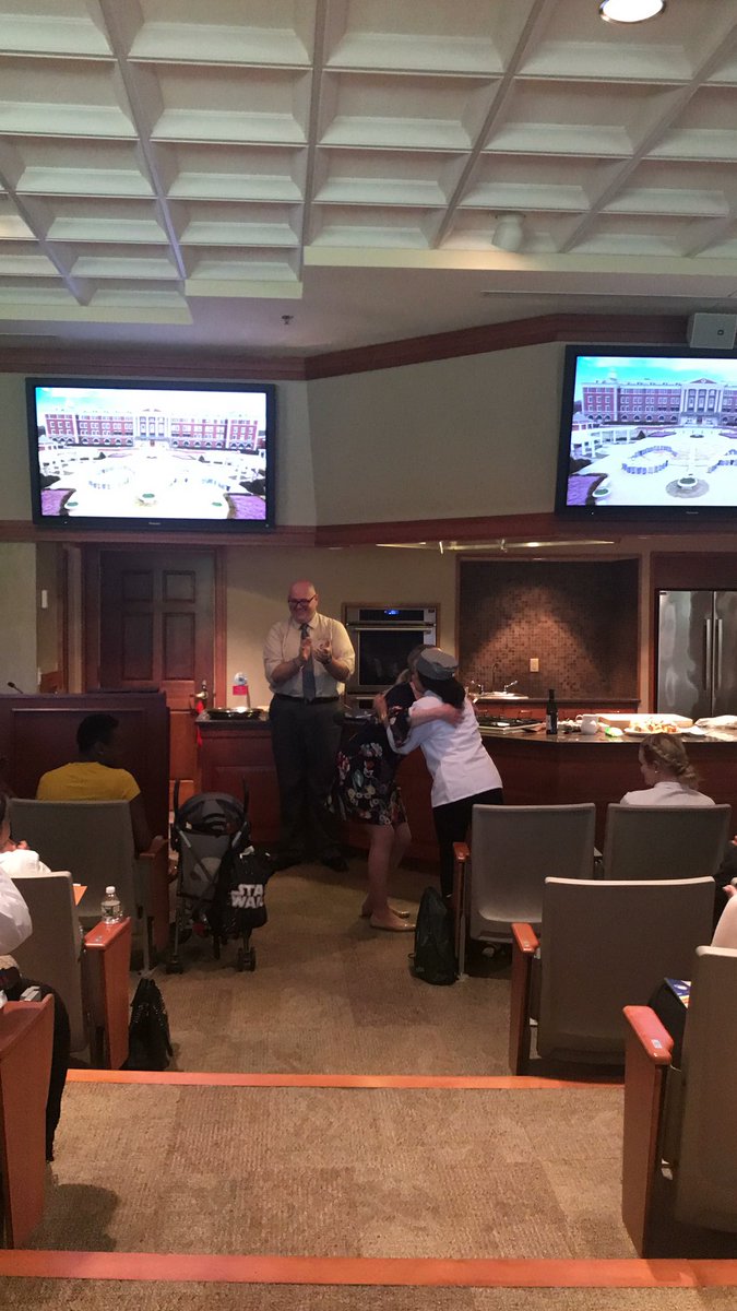 EDUwhisktaker's tweet photo. Please help me congratulate Amberlee Gaona on her surprise announcement from Admissions at @CIACulinary at Hyde Park, New York for her acceptance as a future student! We are SO proud and excited for you!! @ECISD_CTE @ECHShornets @ECISDtweets @iamchefjohnny https://t.co/QKoaundoKH