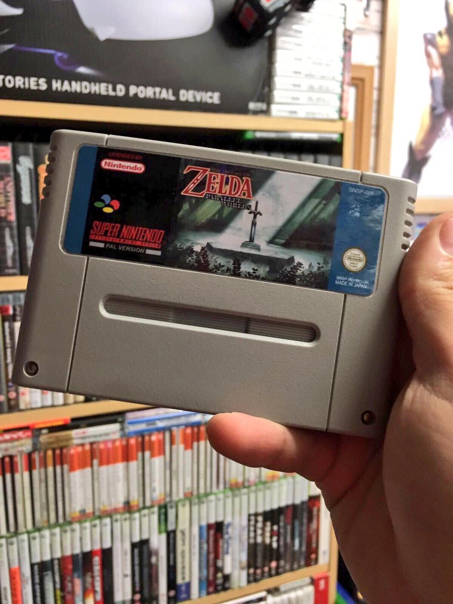 nintencollect's tweet photo. Today's #GameFromOurPAL for the first #SNESfriday of #ZeldaWeeks is the Jutman's (@theC0llect0r82) BEAUTIFUL #PALversion of the unofficial #Zelda: #ParallelWorlds for #SNES
#ZeldaWeeks https://t.co/6r85ESO24P
