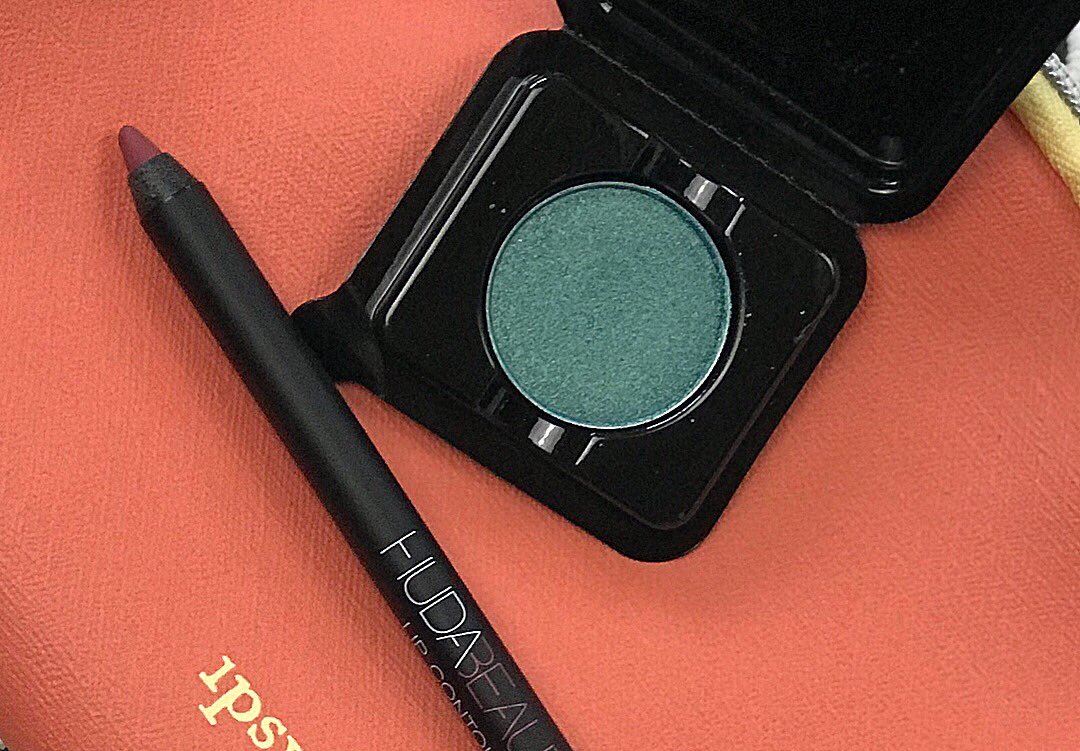 everythingSLA's tweet photo. Loved @ipsy glam bag, with products from @hudabeauty @commonlabs , Elizabeth Mott Cosmetics, @treStiQue @VENeffect #veneffect #hudabeauty #commonlabs #elizabethmott #trestique #ispy #ipsyGoThere #ipsyglambag #beauty #makeup #subscriptionbox #subscriptionaddiction https://t.co/ffJ4Vg9mO8