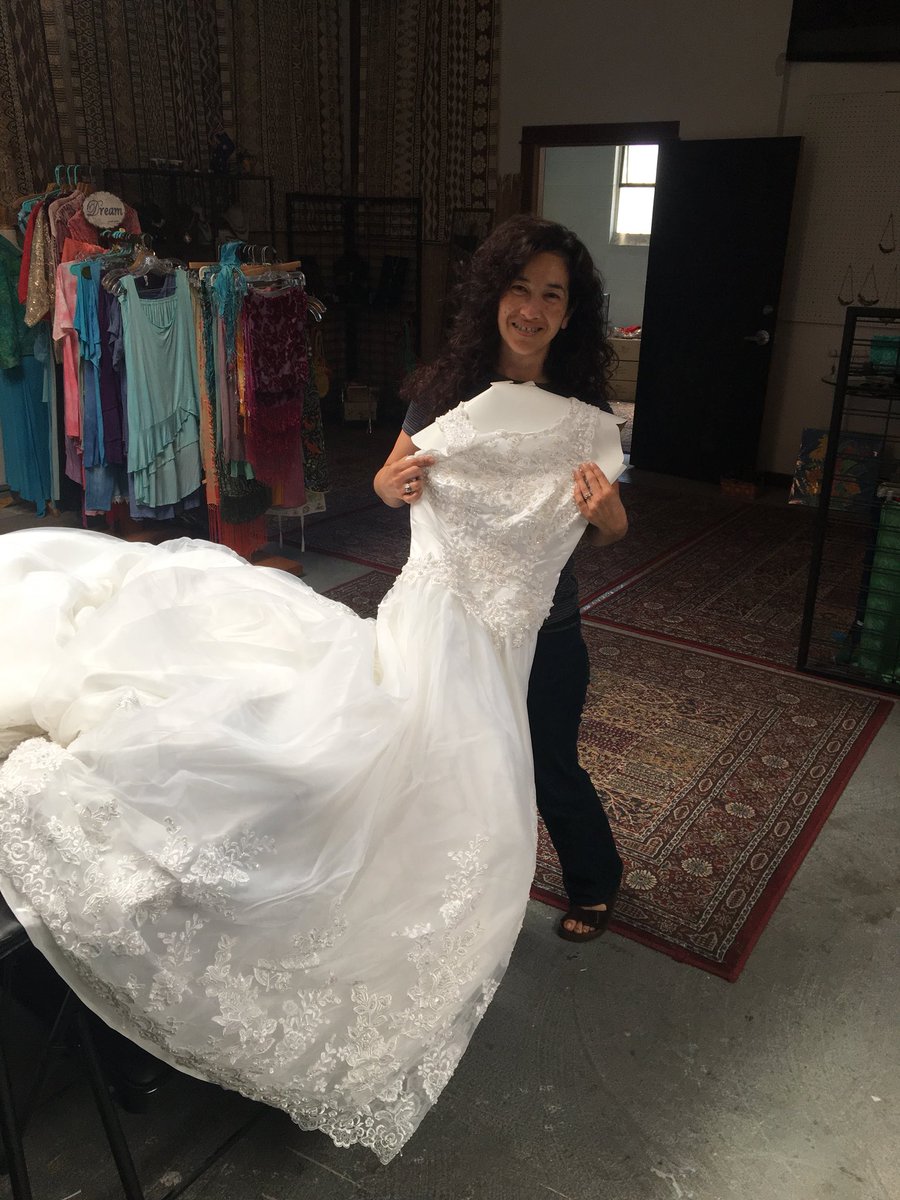 AngelGowns's tweet photo. A huge thank you to Celena Spolarich for this beautiful dress!!! https://t.co/kKhtDH7rGZ