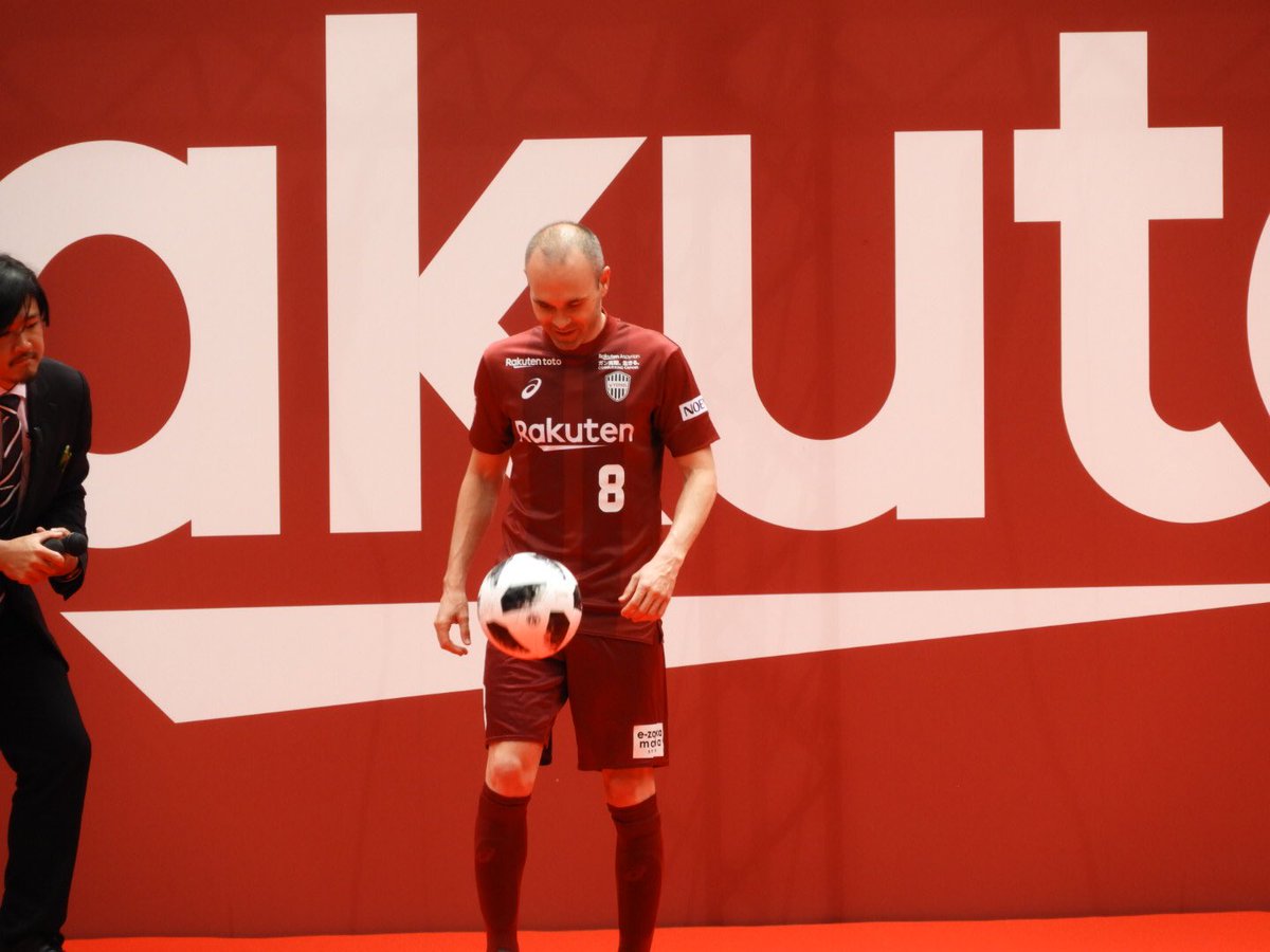 0901majoz's tweet photo. リフティングするイニエスタ #vissel #Iniesta8Infinit #iniesta https://t.co/nEuxi38CxA