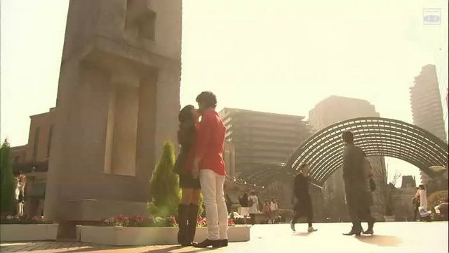 まいたけ C 後日談 花より男子2最終回キスシーンは 真央ちゃんの背伸びキス のあとに松潤のアドリブでハグがありました Oaなしでしたがw はなひら 花のち晴れ