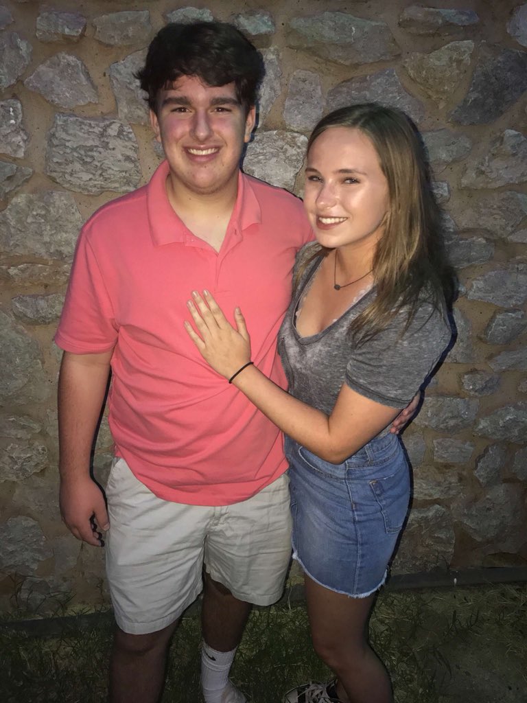 _brookerobbins's tweet photo. 8th grade, freshman, sophomore, and junior year... time really does fly when you’re with the bestest:) #almostseniors #alreadyscared @cooppitts https://t.co/nhslgFBFp3