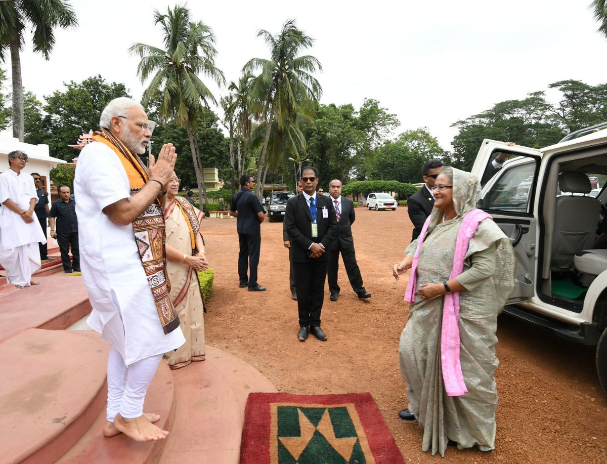 HinduJagoran's tweet photo. #Modi Is NOT Just Indian Leader, Modi Is Theee Global Leader. Modi @narendramodi Is The Only Leader Who Inspires All World's Leaders, The Only GLOBAL LEADER Is Gifted By Managerial Skills &amp; True Leadership. Modi Is Born As Avatar Of Leadership. Modi Is Modi. Modi Is Arek Bhagavan https://t.co/qho2X34MSf