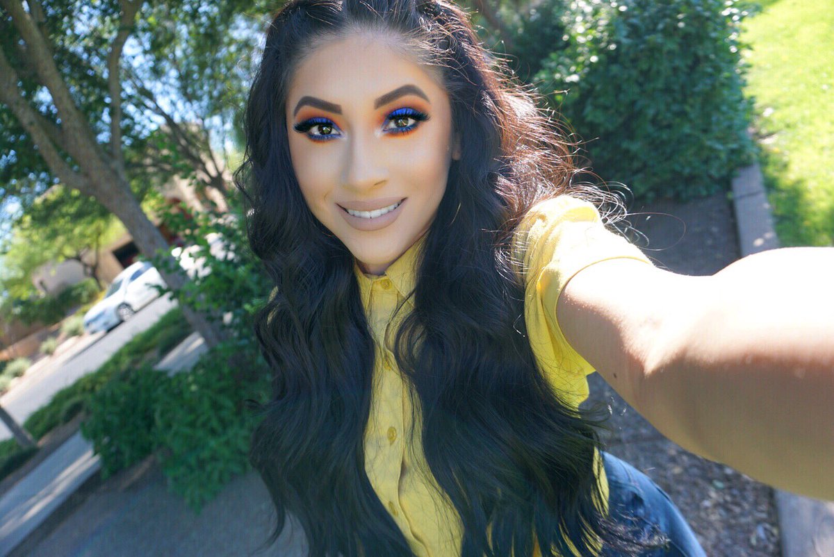 beautybycelina's tweet image. 🚨 NEW COLORFUL SUMMER MAKEUP LOOK NOW LIVE🚨
Click on the link in my bio to see how I achieved this l👀k!!! 😘 #newtutorial #makeuptutorial #celinamendozasbeautychannel #colorfulmakeup #jaclynhillpalette #jaclynhillxmorphe #morphebrushes