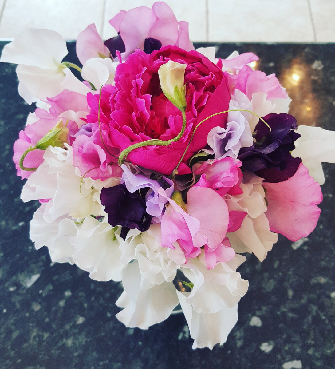 When you want to remember your day by scent #scented #bridalbouquets #sweetpeas #peony #flowers #pretty #weddingflowers #weddinghour #flowershop #londonflorist #northlondon #finchleycentral #london #uk #flowercollectionuk