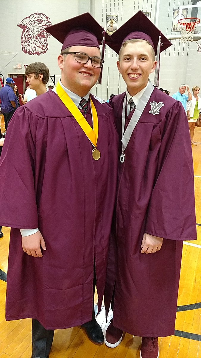 thatfish1's tweet photo. When you graduate but then they bring up basketball @Jalen_Josey https://t.co/ECfNRjHQ5O