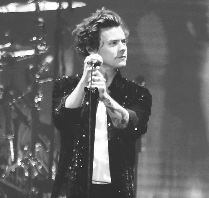 Harry no palco no show de hoje, em Santiago, Chile (25/05).